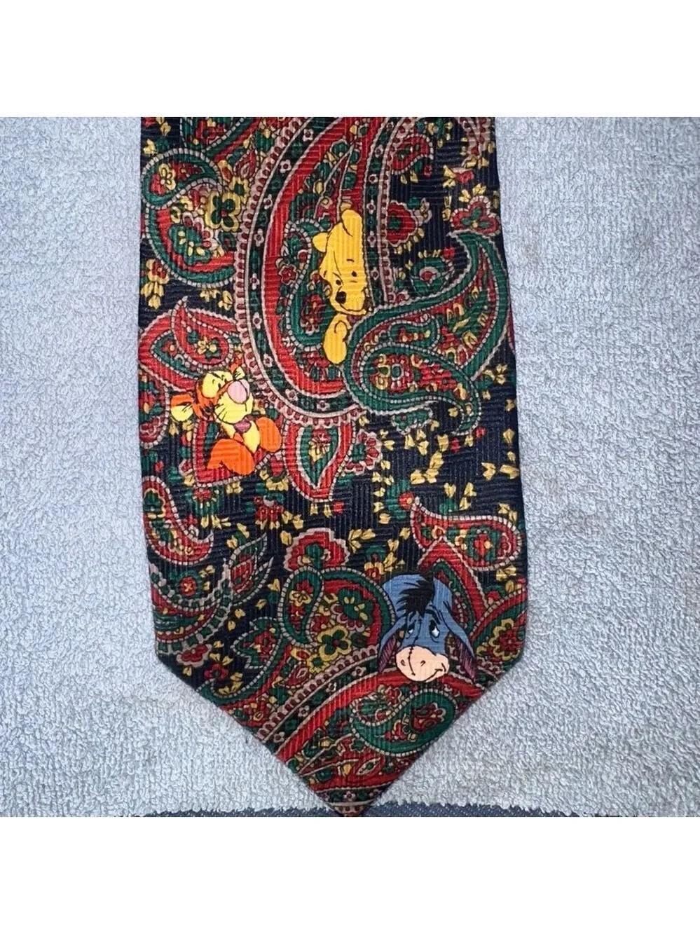 Vintage Winnie the Pooh and Friends Paisley Pattern Men’s Neck Tie